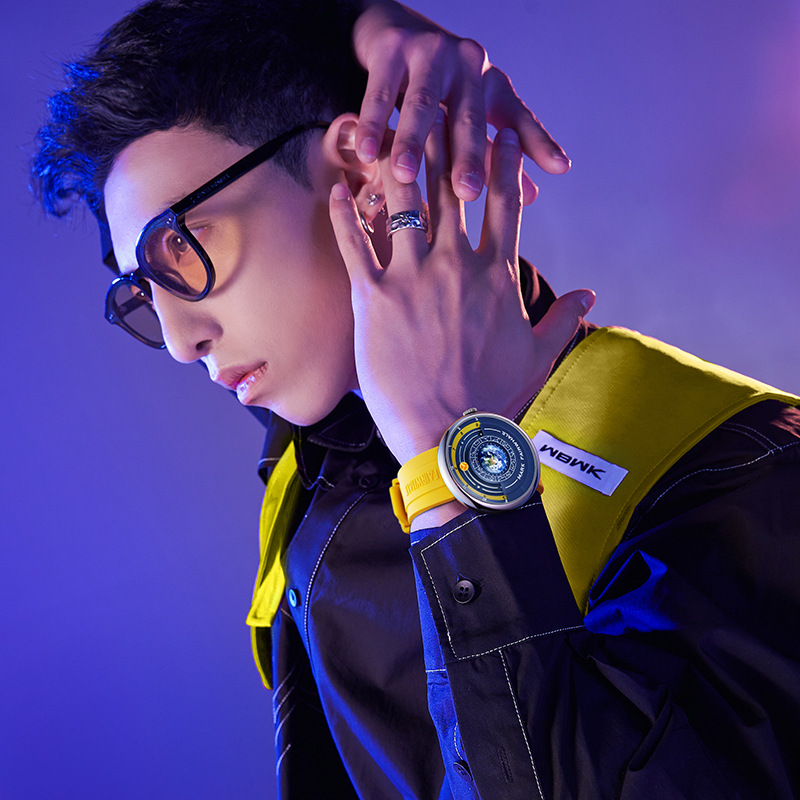 MARK FAIRWHALE, a trendy, cool - огляд і ціна Luxury Watch Offers