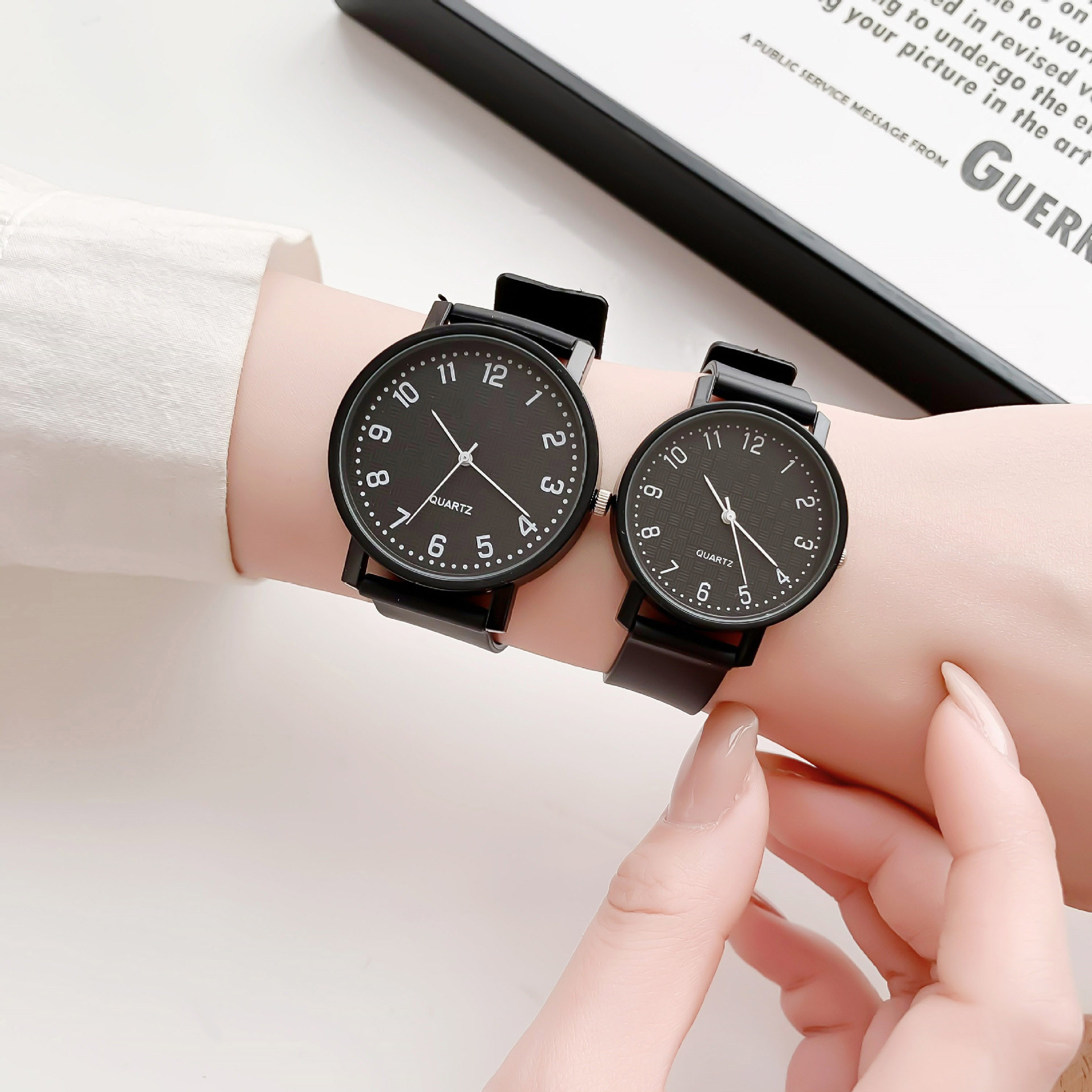 Simple Black Watch Quartz Watc - огляд і ціна Luxury Watch Girl